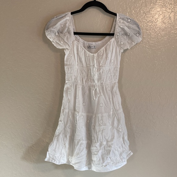Hollister White Eyelet Tiered Dress, size XXS short - Picture 7 of 7